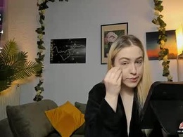 Screen Grab from dolce_betty