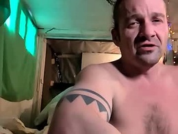 Screen Grab from donnie401152