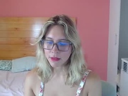 Screen Grab from dulce__victoria__