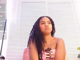 Screen Grab from dulce_valentina1