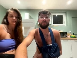 Screen Grab from duomagique_off