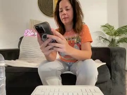 Screen Grab from elle_yesss