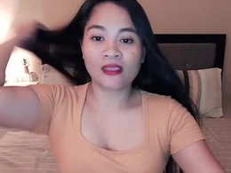 Screen Grab from elleelle123