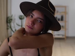 Screen Grab from ellelure_