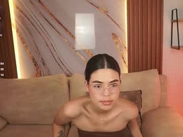 Screen Grab from elliesummerx