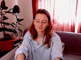 Screen Grab from elly_helly