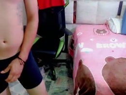 Screen Grab from elpeluche_08