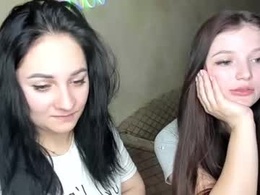Screen Grab from emelyblum