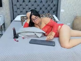 Screen Grab from emily_bellhe