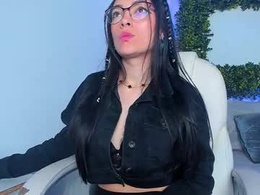 Screen Grab from emma_luxu