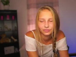 Screen Grab from emmie_murray