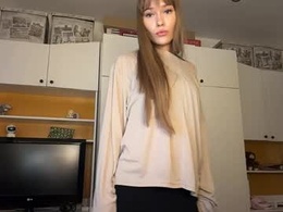Screen Grab from estellezdebski