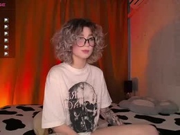 Screen Grab from evaa_moonn_