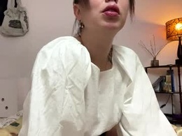 Screen Grab from evelyn_charm