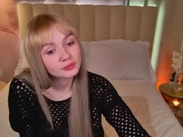 Screen Grab from evie_mist