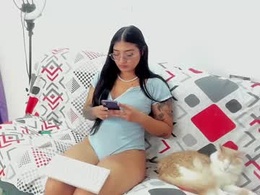 Screen Grab from eymy_hadid_