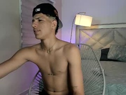 Screen Grab from felix_lauren