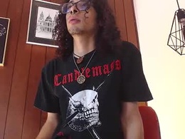 Screen Grab from feluriam_
