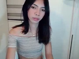 Screen Grab from feyaaa