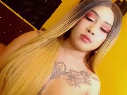 Screen Grab from flirtywhore_mariats