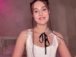 Screen Grab from fluffyamy_