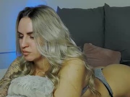 Screen Grab from foxy_kimmi