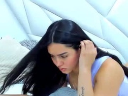 Screen Grab from gigi_wilden