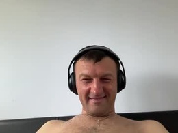 Screen Grab from gladiator822114