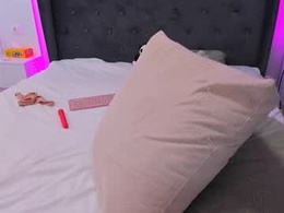 Screen Grab from glossy_