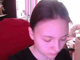 Screen Grab from glowdesire_