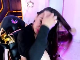 Screen Grab from goddess_dakota8