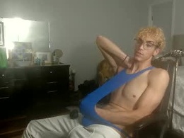 Screen Grab from goldenmodel21