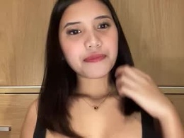 Screen Grab from gorgeous_lyn1