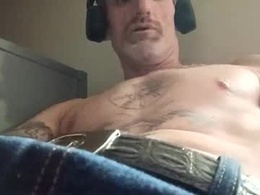 Screen Grab from h333th3nz