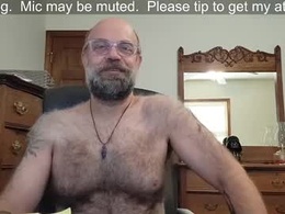 Screen Grab from hairydaddybear69