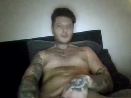 Screen Grab from handsome1992xxxx