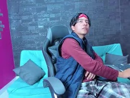 Screen Grab from hansel_yesid