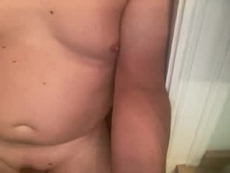 Screen Grab from hawkdadbod32