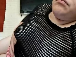 Screen Grab from hjordy373753282
