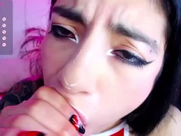 Screen Grab from hollyxx_