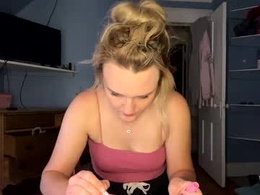 Screen Grab from honeydrippinbunny