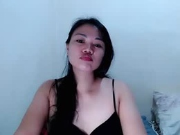 Screen Grab from honeyylips