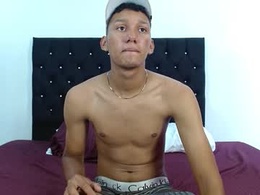 Screen Grab from hot_kratoxxx