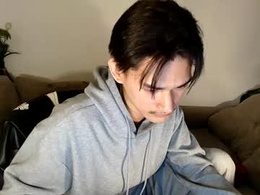 Screen Grab from hotcharmxx