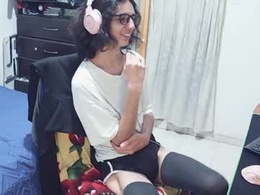 Screen Grab from hxxyro1