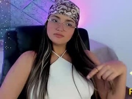 Screen Grab from iam_lina