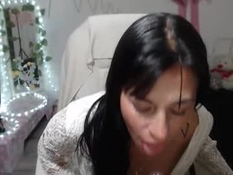 Screen Grab from ilairahot