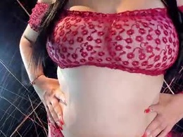 Screen Grab from isa_gonzalez