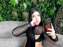 Screen Grab from isabella_kovaa