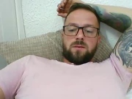 Screen Grab from iullyiully152